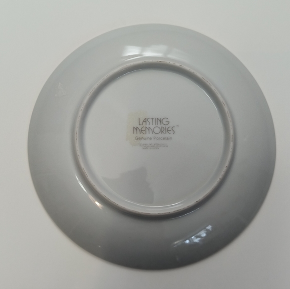 Holly Hobbie 1978 Porcelain Decorative Porcelain Plate - Picture 4 of 4